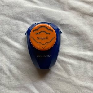 Fiskars paper punch: seagull (for edges)